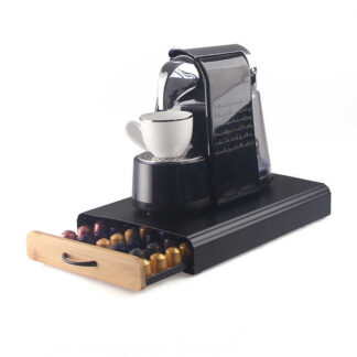 מתקן לאחסון 60 קפסולות קפה מבית פודאפיל בשילוב מראה עץ יוקרתי, חזק ועמיד שניתן להניח עליו את מכונת האספרסו ללא חשש ובכך לחסוך מקום יקר במטבח