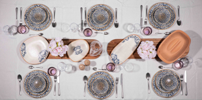 שולחן אירוח מעוצב סידור שולחן בסגנון כפרי משולב בצבעי אדמה וחומרים טבעיים ליצירת מראה מושלם, אתם בוחרים את כמות הפרטים, אתם בוחרים מה יהיה על השולחן איזה גוון ואיזה כמות