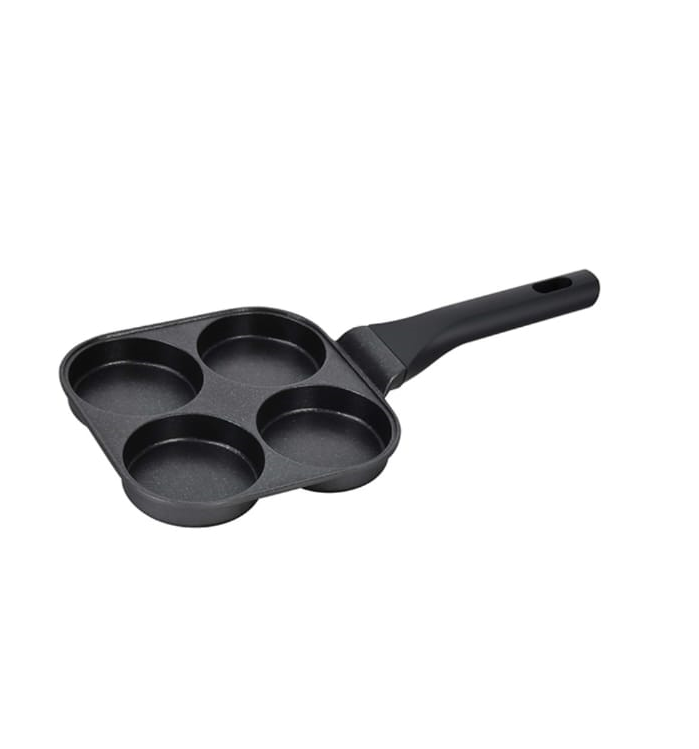 להכין פנקייק בדיוק כמו בגלידריה אבל לא רק פנקייק !!! עם המחבת האיכותית של סולתם אפשר להכין מגוון של מנות מושלמות: המבורגר - קוטר השקע 11 ס"מ גודל מושלם להכנת המבורגר מסעדות קיש - למי שלא יודע מח'מר או בשמה השני מעקודה מכינים במחבת ועל הגז ועכשיו אפשר להכין אותה כמנה אישית ובכמה טעמים. קציצות ירק עסיסיות ממולאת גבינות ביצים ושאר ירוקים וכמובן גולת הכותרת הפנקייק האוורירי שלנו בדיוק כמ ובית הפנקייק מאפיי עטיפה של בצק פילו מחבת מרובעת 23 ס"מ עם ארבעה שקעים עמוקים קוטר כל שקע 11 ס"מ עומק פנימי 2.8 ס"מ תכונות המוצר: מתאים לכל סוגי הכיריים כולל אינדוקציה ציפוי נון סטיק איכותי המאפשר טיגון בריא מופחת שמן ומונע הדבקות המזון גוף המחבת עשוי מיציקת אלומיניום איכותית המאפשר פיזור חום מושלם ואחיד ניקוי קל במיוחד ( אינו מצריך מדיח כלים ) ידית ארגונומית איכותית שאינה מתחממת מושלם להכנת פנקייק מח'מר(פשטידות) המבורגר, קונכיות ממולאות ועוד כל מיני מנות מדליקות שרואים בטיק-טוק