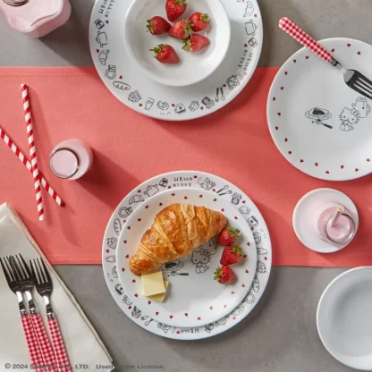 סט צלחות Corelle by Corning  דגם Hello Kitty