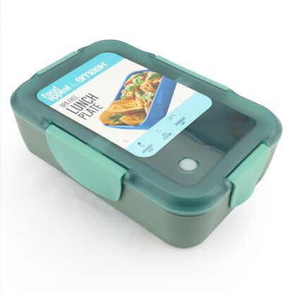 קופסה לאוכל רב שימושית - LUNCH BOX  הקופסה שמאפשרת לנו לקחת בכל יום משהו אחר לכל מקם שאנחנו הולכים  אם אם אתם אוהבים אוכל בריא, נקי, מסודר ובסטייל אתם חייבים קופסה כזו !  תכונות מוצר:   מידות המוצר: אורך 21.5 ס"מ, רוחב 14.5 ס"מ, גובה 6 ס"מ סגירה הרמטית – אפס נזילות. בטוח בתיק! מכסה עם גומיית סיליקון לאטימות מוחלטת מחלק פנימי הניתן להסרה - חלוקה ל-2 תאים או לתא אחד בהתאם לצורך - אטימות מלאה בין התאים רגליות סיליקון המונעות החלקה עיצוב אוסטרלי צבעוני, כיפי וחדשני – שמתחשב גם בפרקטיקה  פלסטיק איכותי, בטוח לשימוש יומיומי (BPA Free)  רב פעמי, חסכוני, ושומר על הסביבה מתאים למדיח, מקפיא, מיקרוגל (ניתן לחמם עם מכסה סגור, ישנו שסתום המיועד למיקרוגל) 4 קליפסים לבטיחות מירבית 