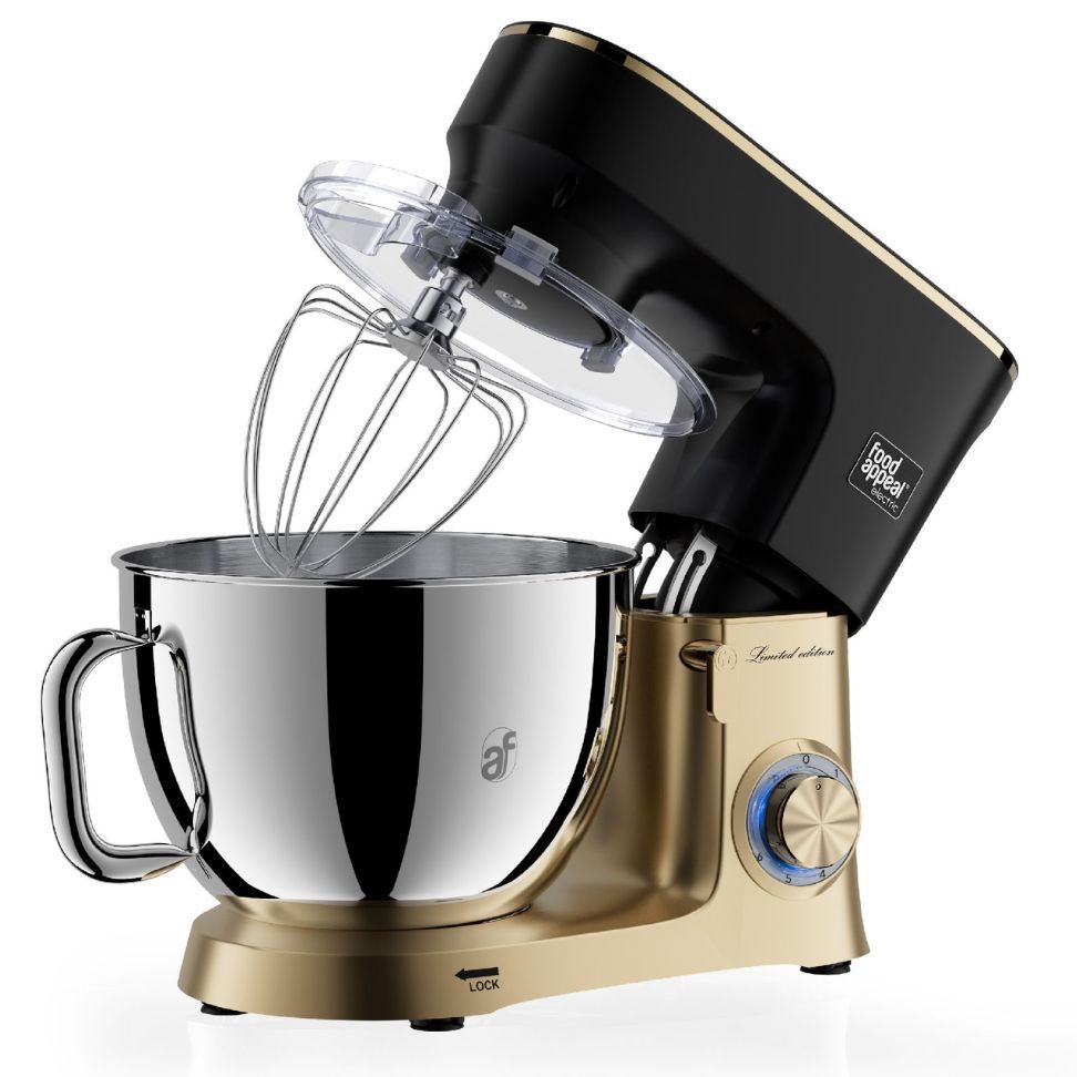 גם יפה גם אופה ובמחיר מעולה ! שילוב מרהיב של זהב ושחור המעניק למיקסר מראה יוקרתי וייחודי המיקסר של פוד אפיל עם שילוב הצבעים שחור לבן וזהב מכניס אווירה אחרת למטבח MIX PRO יהפוך את הכנת המזון והבצק שלך לקלה ומקצועית. תכונות המוצר: קערת ערבול 8 ליטר ענקית מפלדת אל-חלד מוברשת עם ידית – עמידה, יציבה ומרווחת לכל סוגי התערובות.(מתאימה לשימוש במדיח) פונקציית 6 מהירויות – שליטה מלאה על תהליך ההכנה, מהקצפה ועד לישה. כפתור נעילת ראש בטיחות – לשמירה על יציבות המיקסר והפעלה בטוחה. הרמה קפיצית של הראש הרב-תכליתי – גישה קלה ונוחה לתוך הקערה. מגן נתזים שקוף עם חלון למילוי קל – הימנע מהתפשטות תערובות ושמור על סדר וניקיון. עוצמה של 1100W – ביצועים מקצועיים ומרשימים גם בתערובות קשות. אביזרים נלווים: (לא מתאים לשימוש במדיח)מקציף / וו לישה / וו גיטרה (K)