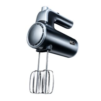 עם מיקסר היד ANYMIX תיהנו מערבוב מדויק ותהפכו את האפייה לקלה ויעילה יותר. 6 הגדרות מהירות עם טורבו - התאמה מושלמת לכל משימה, מערבוב איטי ועד הקצפה מהירה. התחלה איטית - מונעת התזות ולכלוך בעת ערבוב מרכיבים עדינים. הבטיחו תוצאות נקיות במטבח שלכם. מארז פלסטיק חזק בעיצוב רטרו - חומר עמיד פוגש עיצוב אלגנטי של שנות ה-50 ומוסיף נגיעה אופנתית למטבח שלכם. כפתור פליטה להסרה קלה - הסרה מהירה והיגיינית של המקצפים ווי הלישה. החלפת אביזרים קלה ונוחה. מטרפה וו לישה מפלדת אל-חלד איכותית - אביזרים מנירוסטה איכותית לתוצאות ועמידות מיטביות. הבטיחו תוצאות ערבוב מושלמות בכל שימוש. עצמה: 300W אופן הטיפול: אביזרי הקצפה ולישה - ניתן לשימוש במדיח 12 חודשי אחריות יבואן רשמי