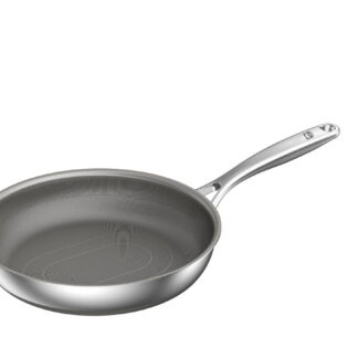 טכנולוגיה מתקדמת שהופכת מחבת נירוסטה לנון סטיק ! מחבתות MicroCell הן דור חדש של מחבתות היברידיות המשלבות את יתרונות הנירוסטה עם שכבת נון סטיק בטכנולוגיית תאי הבישול. ב MicroCell שכבת הנון סטיק עשויה מעשרות אלפי תאי בישול מיקרונים הצרובים על פני המתכת בטכנולוגיית Nano Lotus (גרמניה) ללא ציפוי בחומר פולימרי או אלסטומרי בישול בטכנולוגיית תאי חום- התחממות מהירה של משטח הבישול ופיזור חום יעיל לבישול אופטימלי וחסכון משמעותי בזמן ובאנרגיה. בריאותיות ברמה הגבוהה ביותר ! משטח הבישול והמעטפת החיצונית עשויים מ- 100% נירוסטה. אין מגע של המזון עם אלומיניום. ללא שכבה פולימרית, ללא עופרת, ללא קדמיום, ללא PFOA תכונות המוצר: גוף עשוי 3 שכבות מתכת המאפשרות אגירה ופיזור חום אופטימליים הידבקות מזון מינימלית פיזור חום ויעילות אנרגטית מקסימלית עמידות לרחיצה במדיח כלים. עמידות לניקוי בכל סוגי מסירי השומן הביתיים. אורך חיים ממושך - עד פי 4 מכלי בישול מאלומיניום. מתאימות לכל סוגי הכיריים. שכבת נון סטיק על כל משטח הבישול כולל הדפנות לכל גובהן. עמידות לשימוש במריות וכפות מתכת. ידית נירוסטה מבודדת – אינה מתלהטת בבישול על כיריים. עמידות לשימוש בתנור. 3 אחריות יבואן רשמי