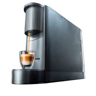 מכונת קפה תואמת קפסולות NESPRESSO לבן מבית Food appeal הקפה המושלם בלחיצת כפתור Cremio מביתFood appeal - הפתרון המהיר, האיכותי והאלגנטי לכל חובב קפה. צבעים לבחירה: לבן / שחור תכונות המוצר: הספק עוצמתי: מנוע חזק של 1200 וואט מבטיח ביצועים יעילים וחימום מהיר. לחץ גבוה: משאבת 20 בר מספקת לחץ אופטימלי להפקת ארומה עשירה ושכבת קרמה קטיפתית. מהירה וזמינה: המכונה מתחממת תוך 30 שניות בלבד, מושלמת לבקרים עמוסים. שתי אופציות חליטה: בחרו את גודל הכוס המועדף עליכם – אספרסו (40 מ"ל) \ לונגו (100 מ"ל) קלה לתחזוקה: מיכל מים נשלף בקיבולת של 500 מ"ל ותא אחסון ל-6 קפסולות משומשות הופכים את הניקוי לפשוט וקל. חסכונית באנרגיה: המכונה כוללת מצב חיסכון בחשמל לשימוש יעיל ומתחשב בסביבה. מידות המוצר: אורך- 20 ס"מ | רוחב- 8 ס"מ | עומק- 29 ס"מ 12 חודשי אחריות יבואן רשמי.