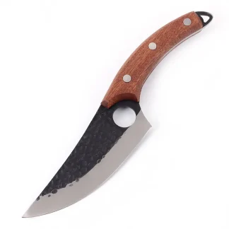 סכין שף רב שימושית מתאימה בתור סכין לשטח. סכין מקצועית עם ידית עץ חור בלהב המאפשרים אחיזה נוחה וחיתוך קל. סכין מעוקלת חדה במיוחד חזקה מאוד המתאימה למגוון רחב של שימושים  בקצה ידית הסכין ישנו כחלק בלתי נפרד מגוף הלהב (העובר לכל אורך הסכין) המאפשר קשירה של הסכין אל גוף המשתמש  בעיקר כאשר מדובר בתרמילאים או ביציאה לשטח. הסכין מתאימה לטיפול בבשרים ירקות עשבי תיבול בגדול כל מה מה שמצפים מסכין שף  במרכז להב הסכין ישנו חור שניתן להחדיר אליו את האצבע ולאפשר נעילה ויציבות של הסכין  אורך כולל של הסכין 27 ס"מ  מומלץ שטיפה ידנית עם מים וסבון וכרית שטיפה  הוראות בטיחות לשימוש בסכין: יש לאחסן בתוך נרתיק תיק, מתקן ייעודי לכך  יש לאחסן סכין הרחק מהישג ידם של ילדים  אין לאחסן סכין במגירות המטבח ללא כיסוי מגן  להב הסכין חד מאוד ועלול לגרום לפציעות יש לנהוג משנה זהירות בעת עבודה אחסון והשחזה של סכין שף 