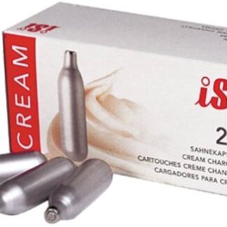 בלוני גז קצפת 24 יח' ISI Austria היום בכל בית יש היכולת לייצר עוגה מרהיבה במראה ובטעם בדיוק כמו בקונדטוריה כל מה שצריך זה לאהוב לאפות, זמן ואת הכלים הנכונים שיאפשרו לכם להגיע לתוצאות מדהימות בלוני גז למילוי במכשיר להכנת קצפות ( סיפון לקצפת ) באמצעותו ניתן להכין ולשדרג מגוון מנות וקינוחים הכנת קצפת משמנת מתוקה/ קרם קוקוס מוס על בסיס שוקולד ומחיות פרי קציפות מכל נוזל בתוספת מייצב קציפות ,רטבים  ועוד. ISI היצרן המוביל באירופה למכשירי קצפת ומיכלי גז. ISI היא חברה אוסטרית מובילה המתמחה בייצור מכשירי קצפת ומיכלי גז. ידועה באיכות הגבוהה של מוצריה, בחדשנות הטכנולוגית שלה ובמחויבותה לבטיחות ולשמירה על איכות הסביבה ISI נוסדה בשנת 1865 ומאז הפכה למובילה עולמית בתחום מכשירי הקצפת. מוצרי החברה מיועדים לשימוש ביתי ומקצועי בכל עת החברה שוקדת על פיתוח מוצרים חדשים ומתקדמים, תוך שימוש בטכנולוגיות המתקדמות ביותר, ומייצרת מגוון רחב של מכשירי קצפת, המתאימים לשימושים שונים, החל מקצפת קלאסית ועד לקצפות בטעמים מיוחדים מקפידה על שימוש בחומרים איכותיים ועל תהליכי ייצור קפדניים, כדי להבטיח את איכות ובטיחות מוצריה, ועומדת בתקנים המחמירים ביותר של בטיחות, מבטיחה ללקוחותיה שימוש בטוח ונוח מחויבת לשמירה על איכות הסביבה, משתמשת בחומרים ידידותיים לסביבה בתהליכי הייצור שלה. פועלת לצמצום טביעת הרגל הפחמנית שלה, לסיכום ISI מהווה חברה אמינה ומוערכת, המציעה מוצרים איכותיים, בטוחים וידידותיים לסביבה. הפתרון המושלם ליצירת קצפות אווריריות בבית היתרון הגדול של השימוש בסיפון קצפת  הוא ביצירת קציפה טרייה וטעימה למגוון קינוחים קפה ושאל דרים טעימים שעושים לנו כייף. ברגע ההגשה -ניתן לזלף את הכמות הרצויה בכל פעם ולהוסיף לקפה, סופלה שוקולד, גלידות ועוד. מוצרי זילוף וקישוט לעוגה מושלמת לקונדיטור החובב והמקצועי עוד תמצאו אצלנו אביזרי אפייה איכותיים שיקלו עליכם את משימות הקונדיטוריה. אזהרה חמורה:  מוצר זה מיועד לשימוש להכנת קצפות בלבד מוצר זה אינו מיועד לשאיפה או לשימוש אחר מאשר הכנת קצפות אינו מיועד לשימוש רפואי אין למלא מיכל זה מחדש